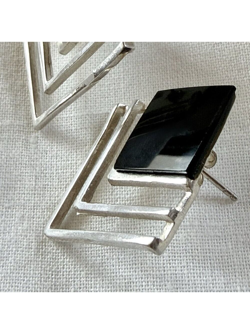 Vintage 925 Sterling Silver Black Agate Geometric 1” Post Earrings Modernist - Picture 4 of 7